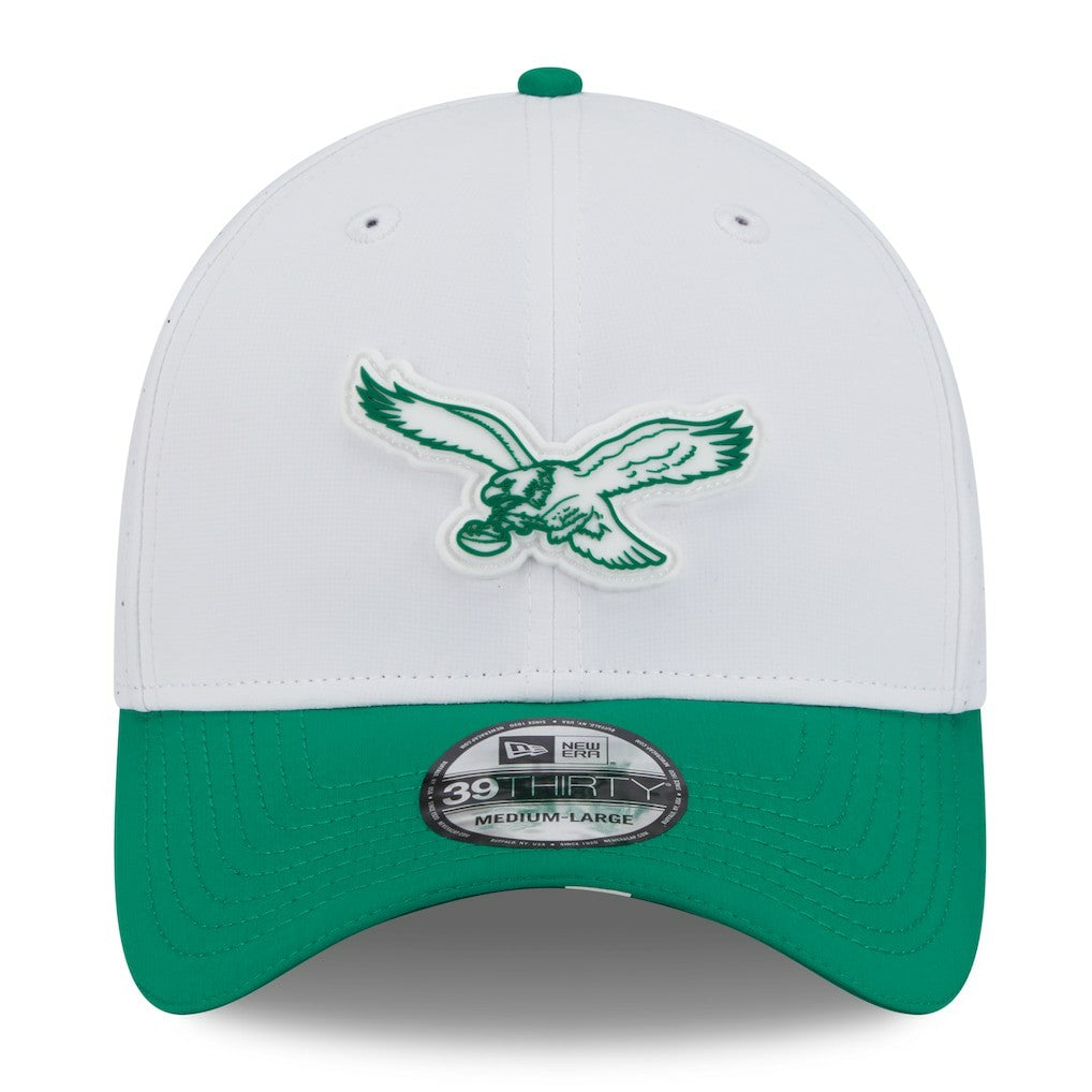 Philadelphia Eagles New Era 2025 NFL Training Camp Throwback Logo 39THIRTY Flex Hat White/Kelly Green