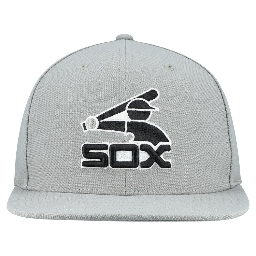 Chicago White Sox Mitchell & Ness Cooperstown Collection Basic Flip Snapback Hat - Gray Hats