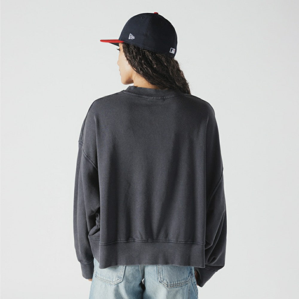 Atlanta Braves New Era Women's Boxy Mineral Wash Dolmen Sleeve Cropped Sweatshirt - Navy Sweatshirts