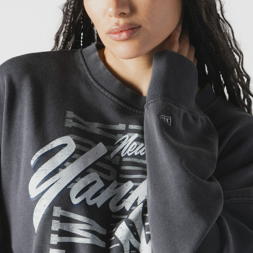 New York Yankees New Era Women's Boxy Mineral Wash Dolmen Sleeve Cropped Sweatshirt - Navy Sweatshirts