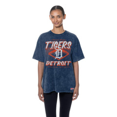 Detroit Tigers New Era Women's Mineral Wash Oversized T-Shirt - Navy T-shirts