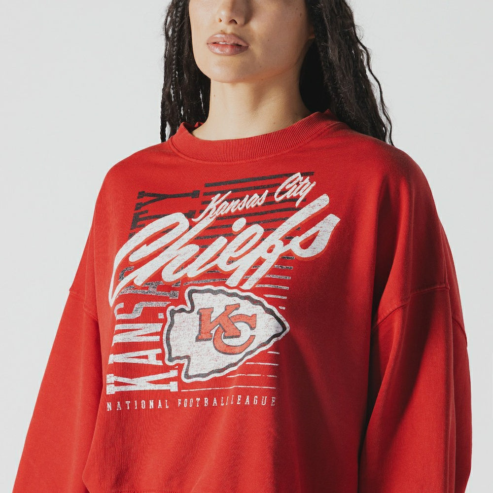 Kansas City Chiefs New Era Women's Oversized Throwback Mineral Wash Crew Neck Sweatshirt Red