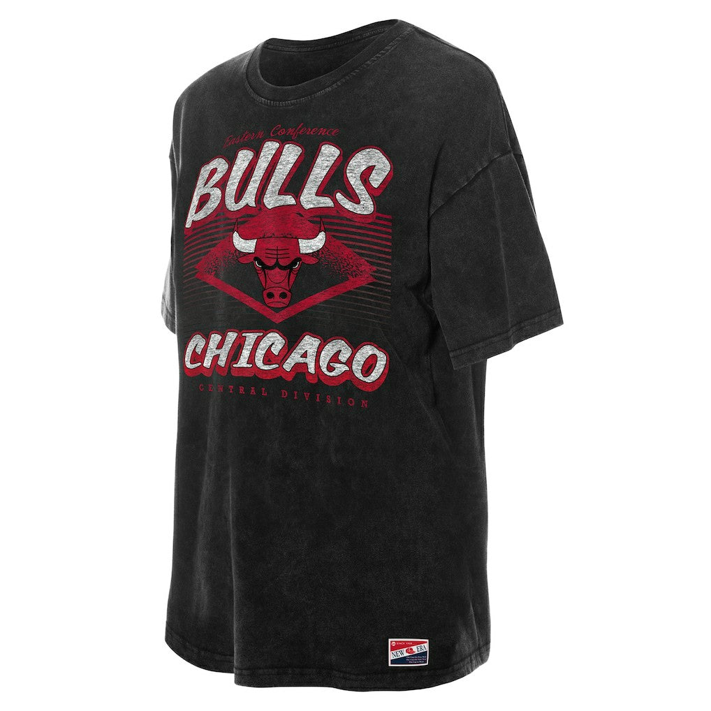 Chicago Bulls Women's Throwback Mineral Wash Oversized T-Shirt Black