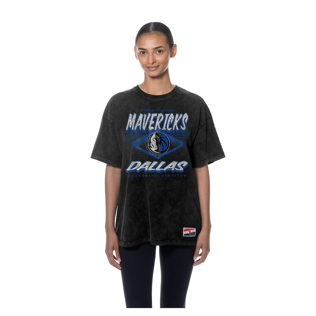 Dallas Mavericks Women's Throwback Mineral Wash Oversized T-Shirt Black