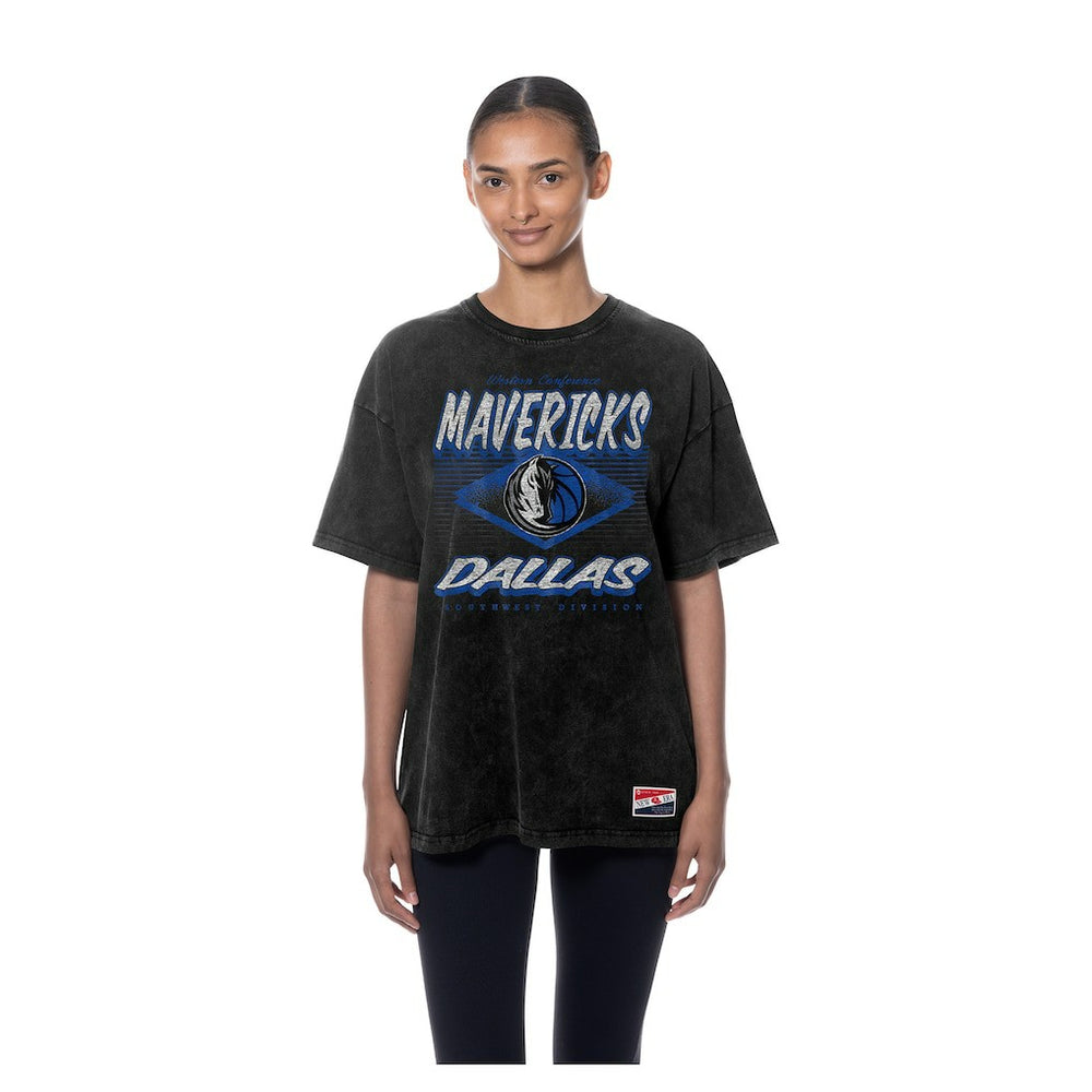 Dallas Mavericks Women's Throwback Mineral Wash Oversized T-Shirt Black