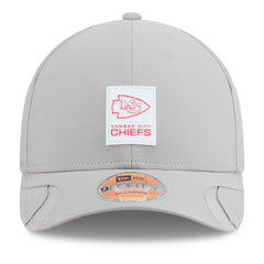 Kansas City Chiefs New Era 2025 Sideline M-Crown 9FORTY Adjustable Hat Gray