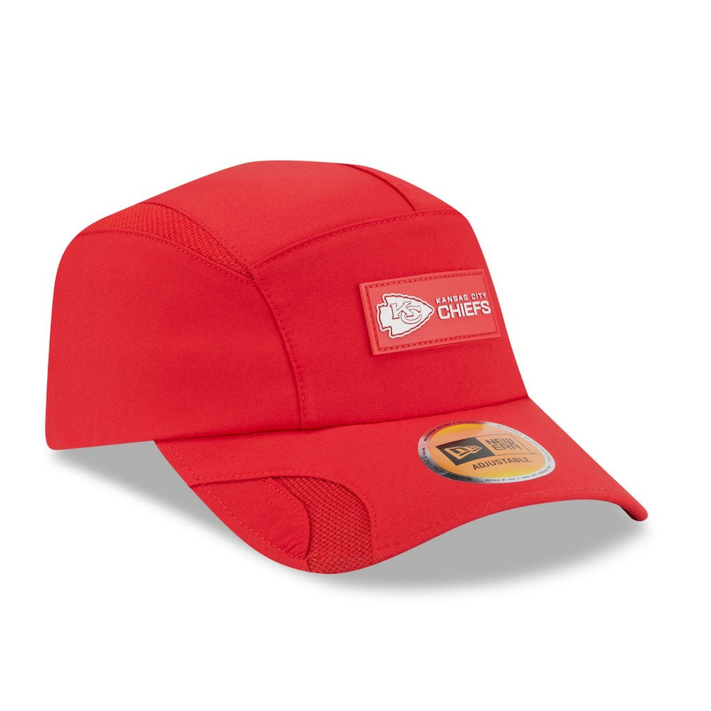 Kansas City Chiefs New Era 2025 Sideline Runner Adjustable Hat Red