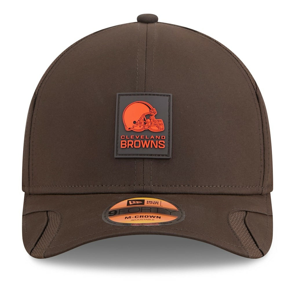 Cleveland Browns New Era Youth 2025 Sideline 9FORTY Adjustable Hat Brown