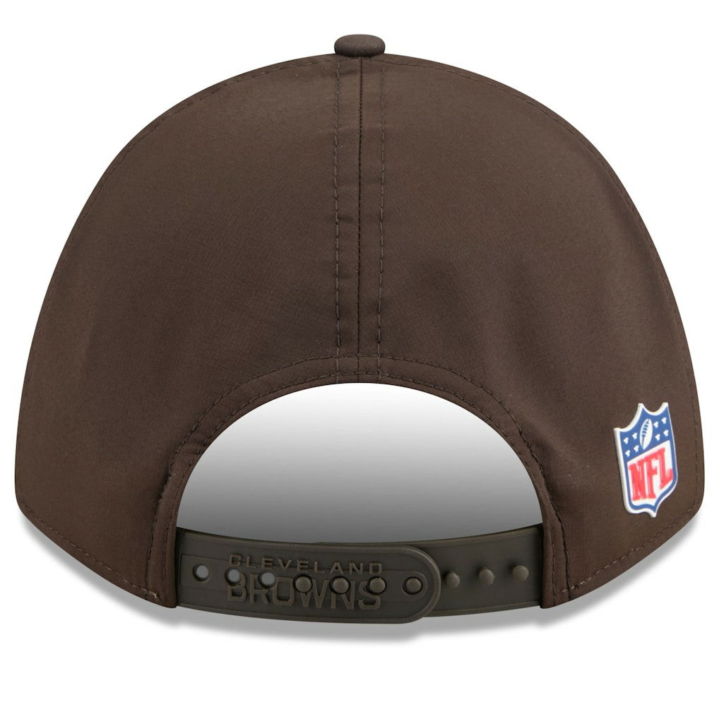Cleveland Browns New Era Youth 2025 Sideline 9FORTY Adjustable Hat Brown
