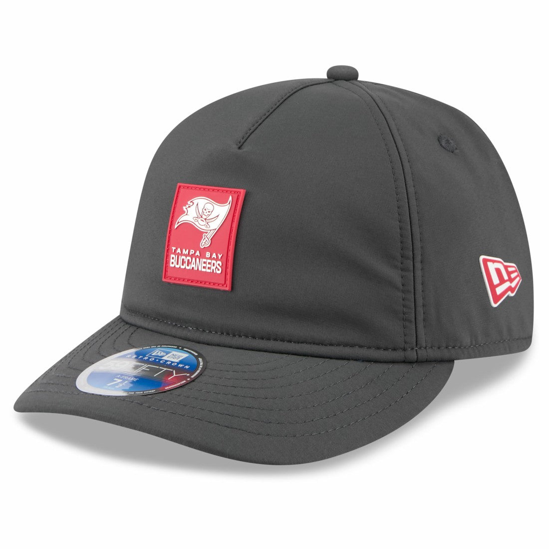 Tampa Bay Buccaneers New Era 2025 Sideline Cold Weather Retro Crown 59FIFTY Fitted Hat Charcoal