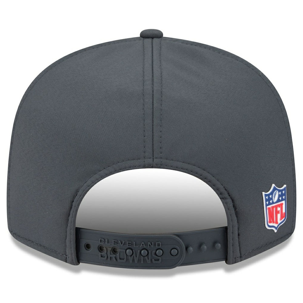 Cleveland Browns New Era 2025 Sideline Cold Weather Split Panel 9FIFTY Snapback Hat Charcoal