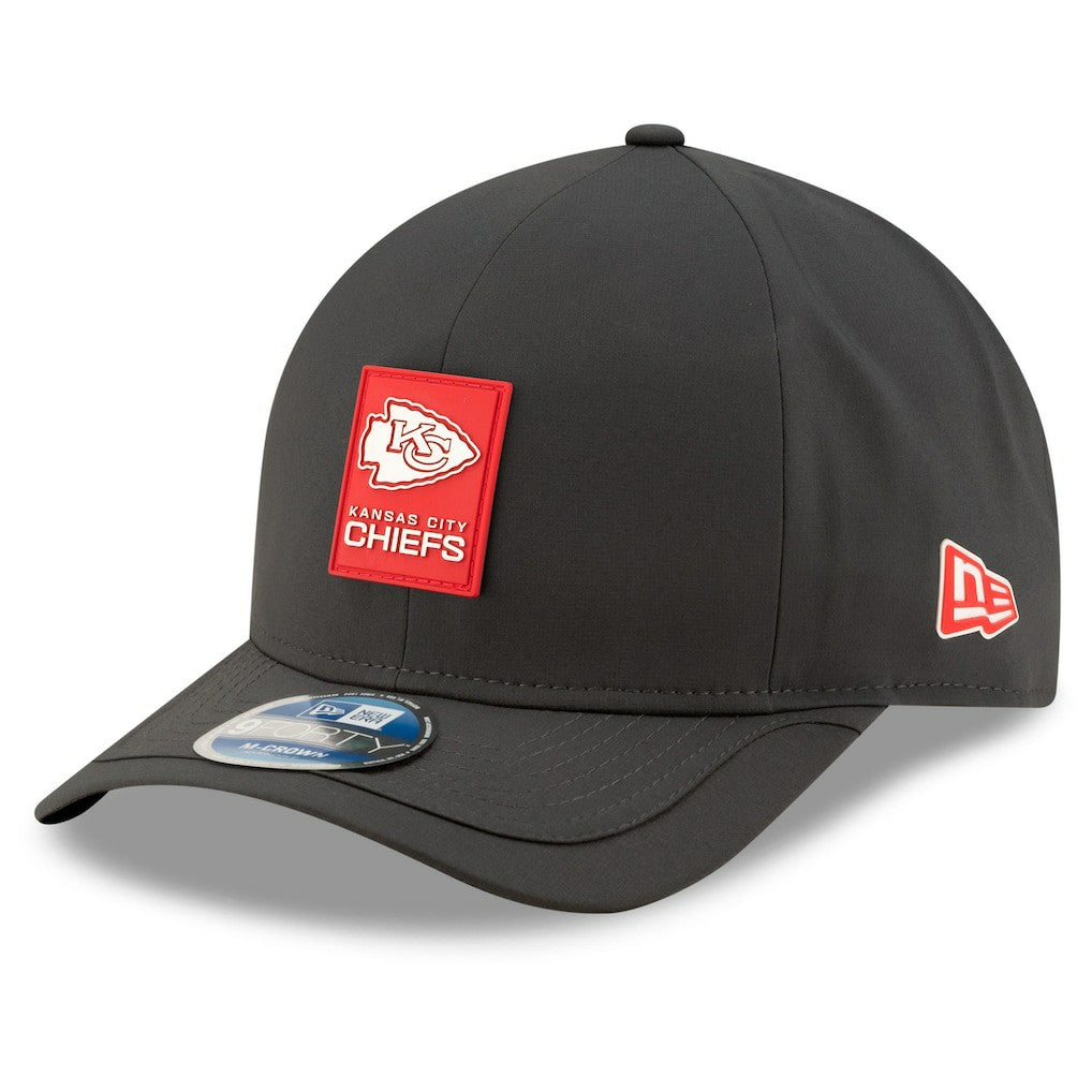 Kansas City Chiefs New Era 2025 Sideline Cold Weather 9FORTY M-Crown Adjustable Hat Charcoal