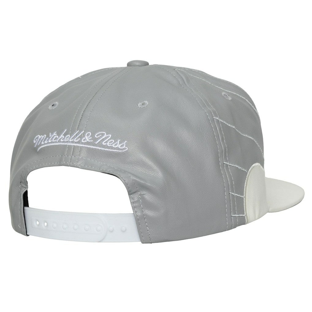 Chicago Bulls Day 12 Two-Tone Faux Leather Snapback Hat Gray/White