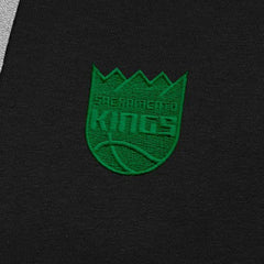 Sacramento Kings Antigua St. Patrick's Day Victory Raglan Pullover Hoodie Black
