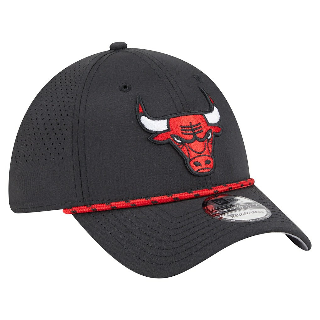 Chicago Bulls Featherweight Poly Rope Flex 39Thirty Hat Black
