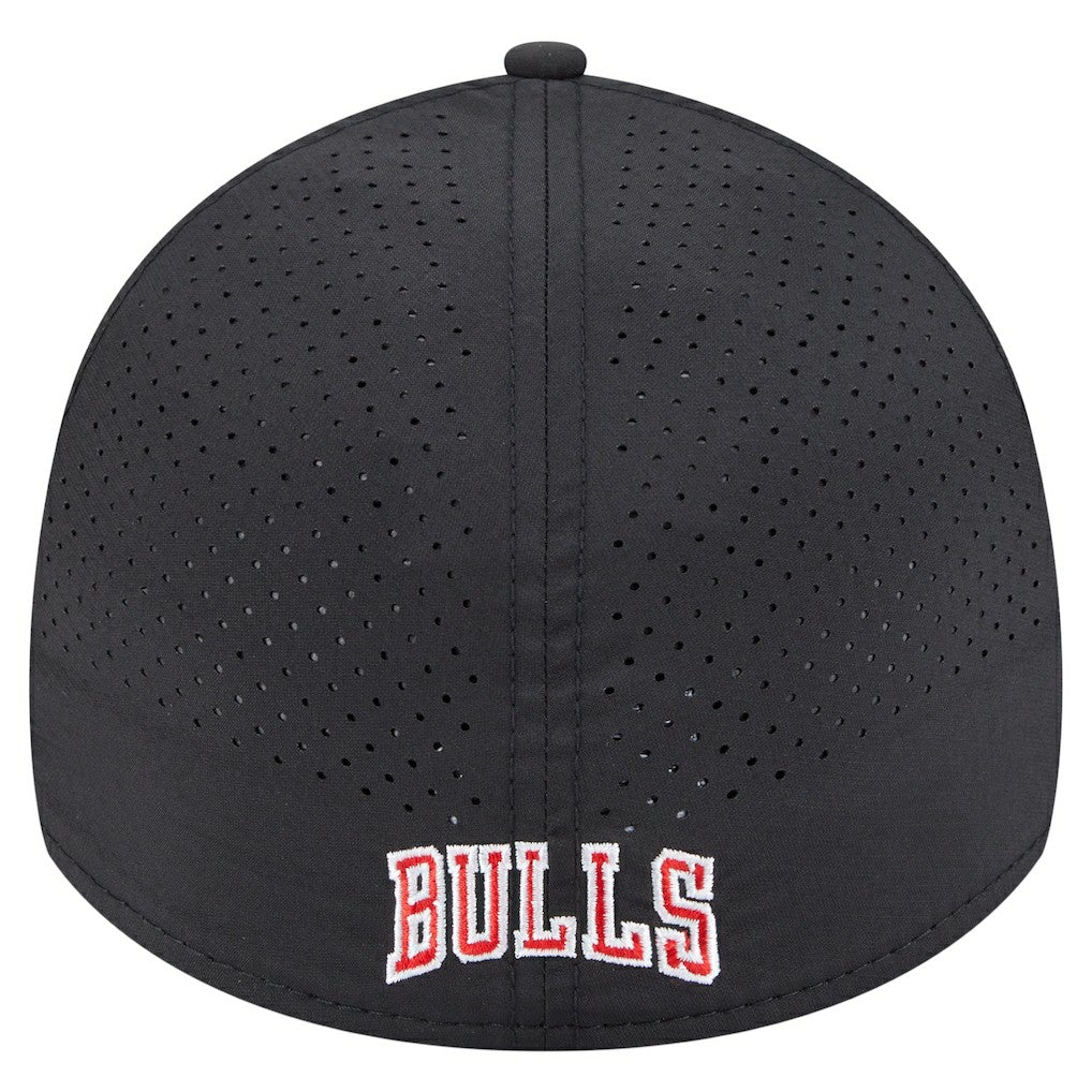 Chicago Bulls Featherweight Poly Rope Flex 39Thirty Hat Black