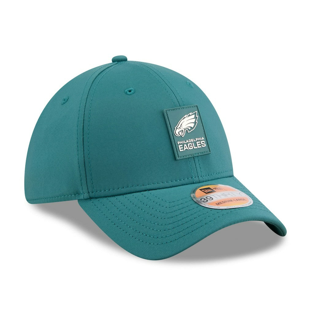 Philadelphia Eagles New Era 2025 Sideline 39THIRTY Flex Hat Midnight Green