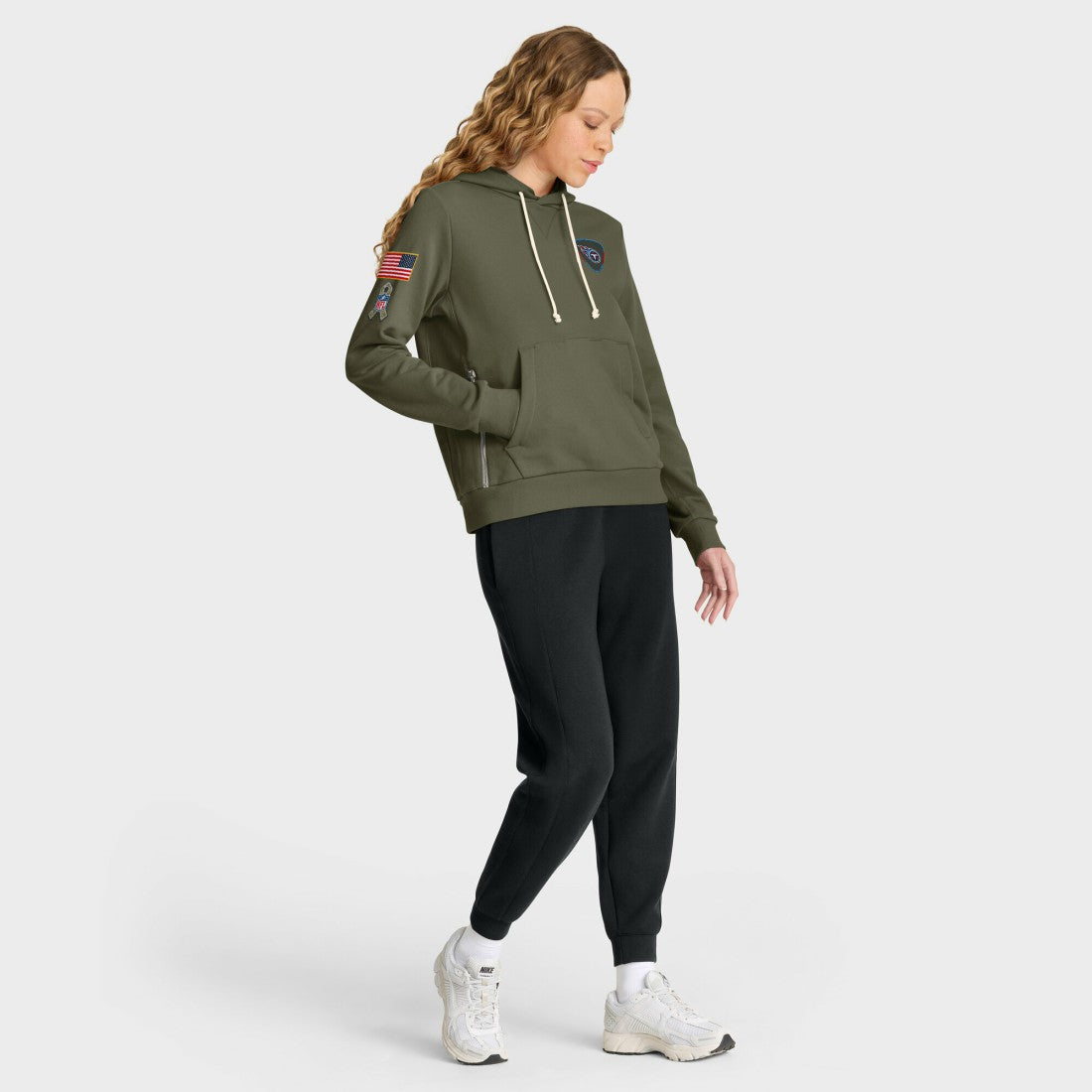 Tennessee Titans Women's 2025 Salute to Service Sideline Standard Issue Dri-FIT Hoodie Olive
