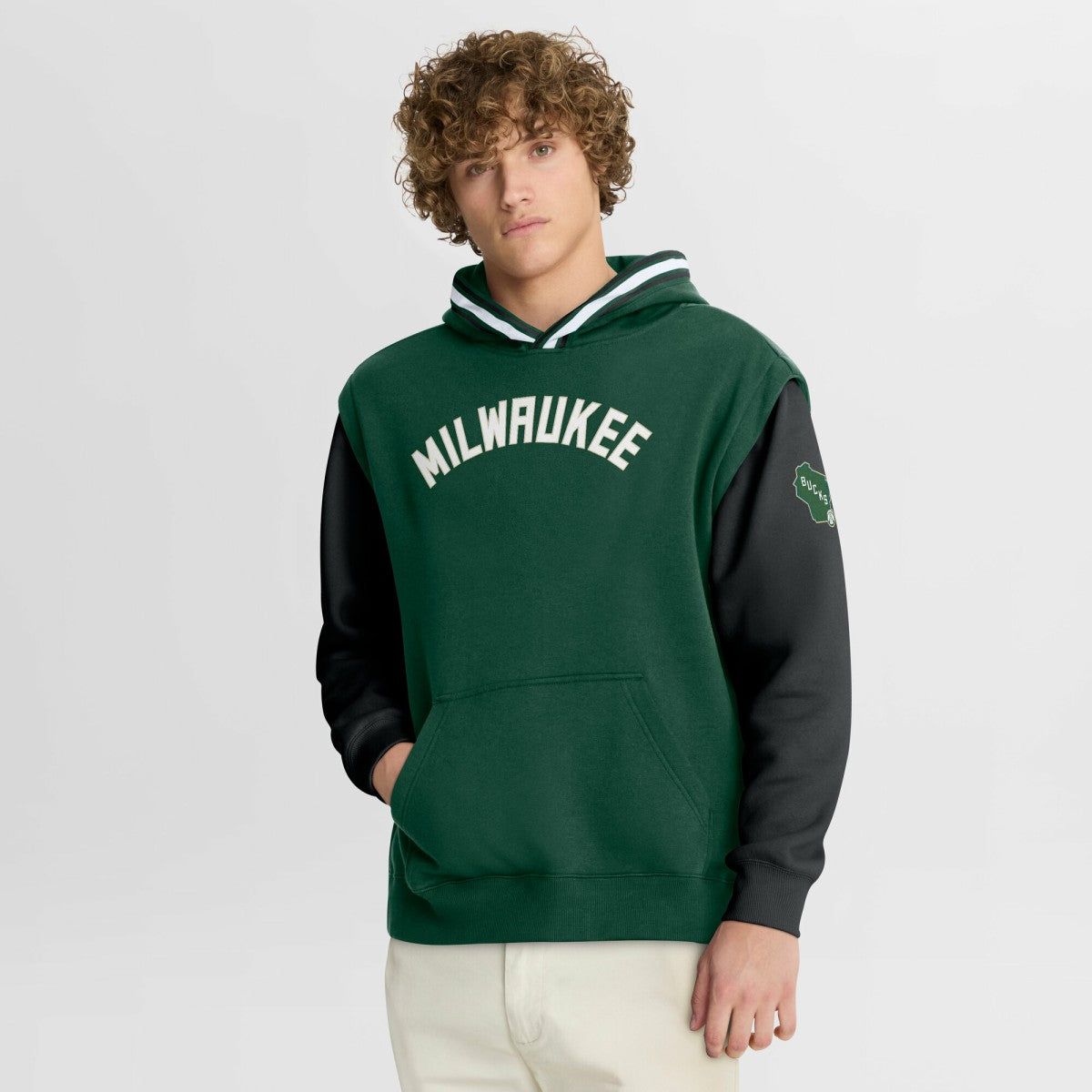 Milwaukee Bucks Half Court Shot Clock Fastbreak Hoodie Hunter Green/Black