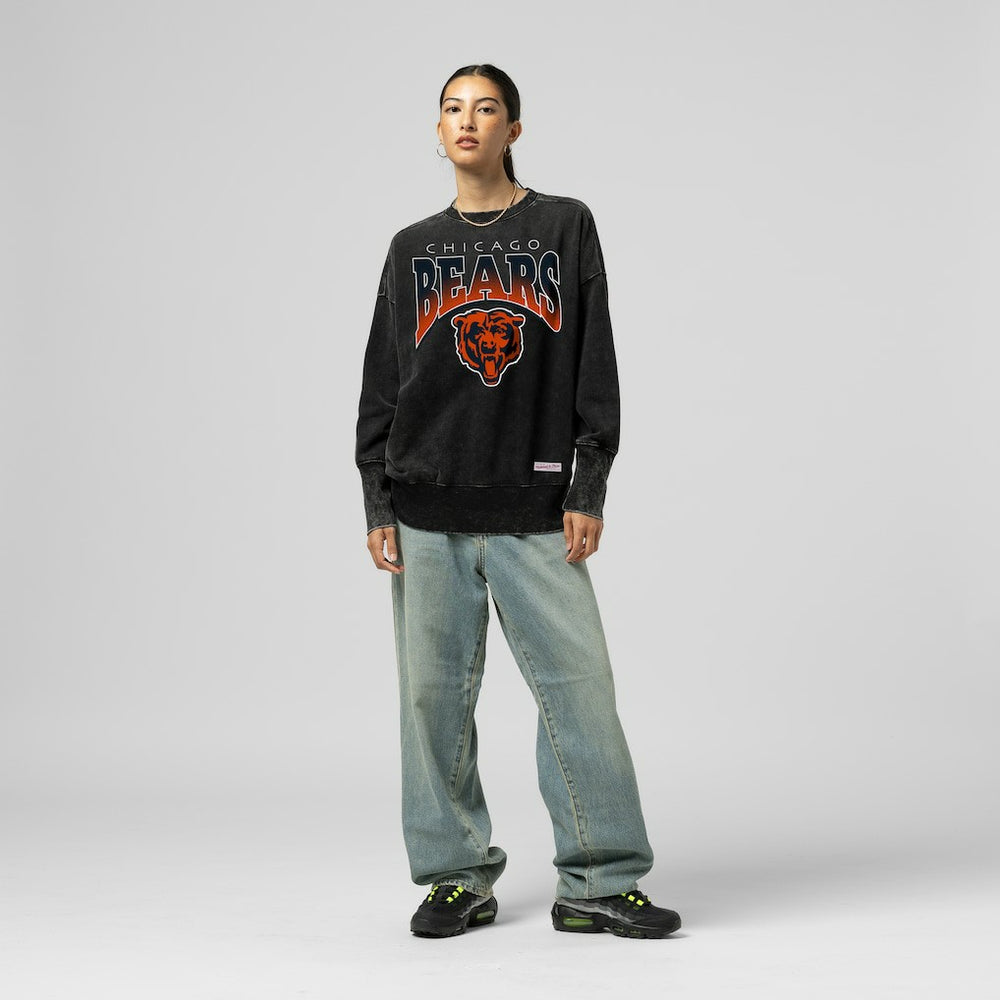 Chicago Bears Women's Delineate Mineral Wash Crewneck Sweatshirt Black