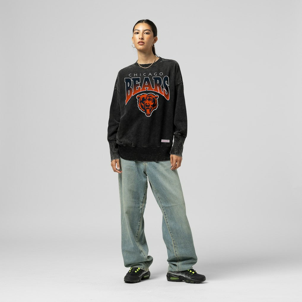 Chicago Bears Women's Delineate Mineral Wash Crewneck Sweatshirt Black