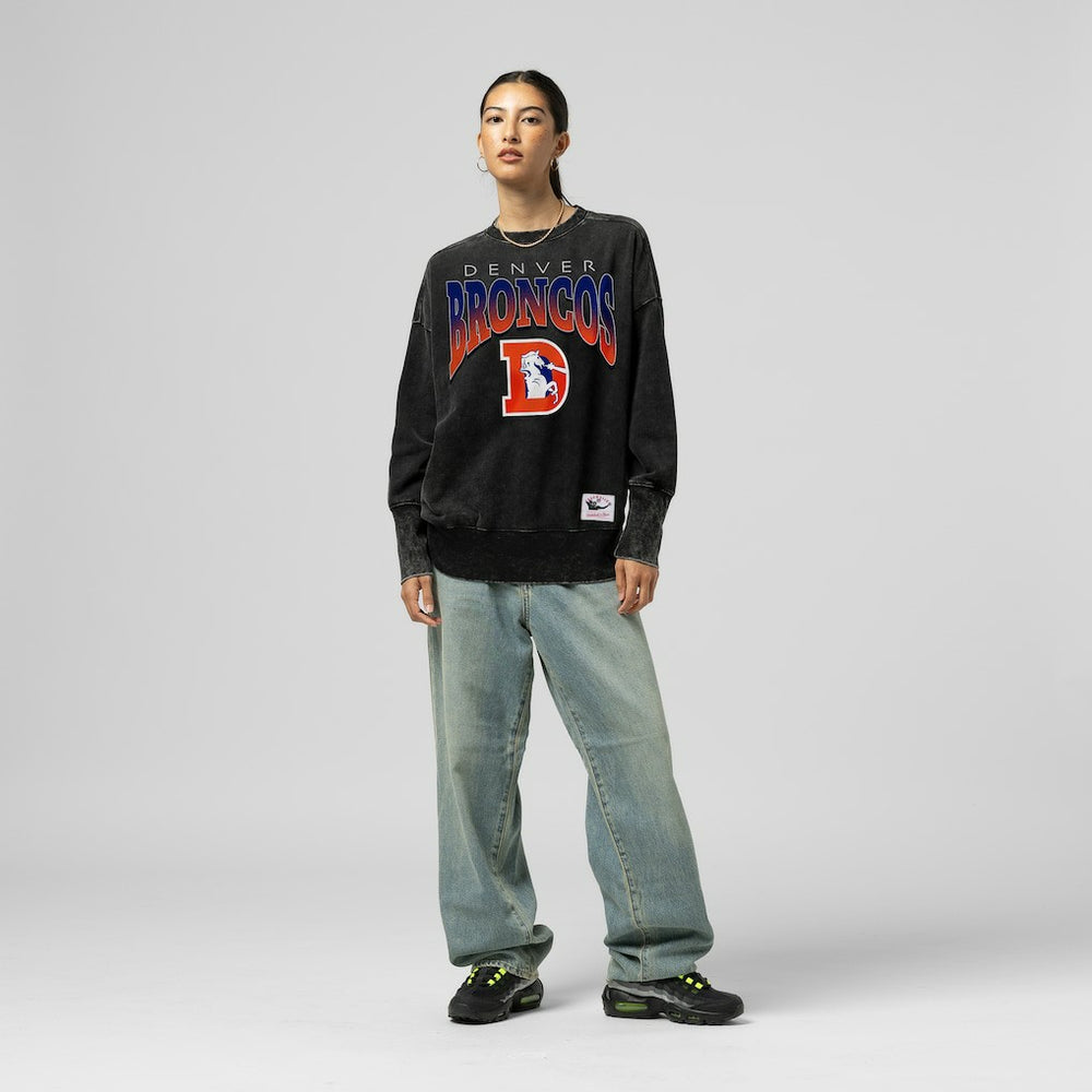 Denver Broncos Women's Delineate Mineral Wash Crewneck Sweatshirt Black