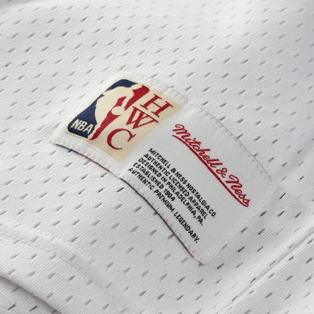 Scottie Pippen Chicago Bulls Player Mesh V-Neck Shirt White
