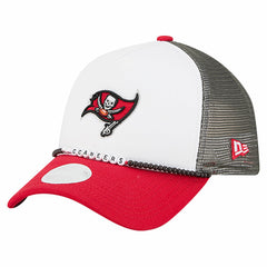 Tampa Bay Buccaneers New Era Women's Friendship Bracelet 9FORTY Adjustable Hat White/Red