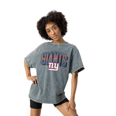 New York Giants Gameday Couture Women's Peak Performance Oversized Snow Wash T-Shirt Gray