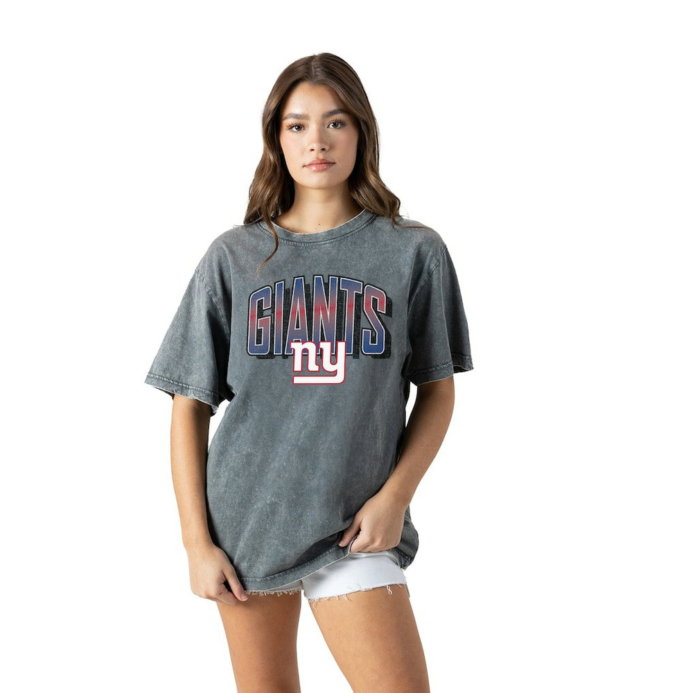 New York Giants Gameday Couture Women's Peak Performance Oversized Snow Wash T-Shirt Gray