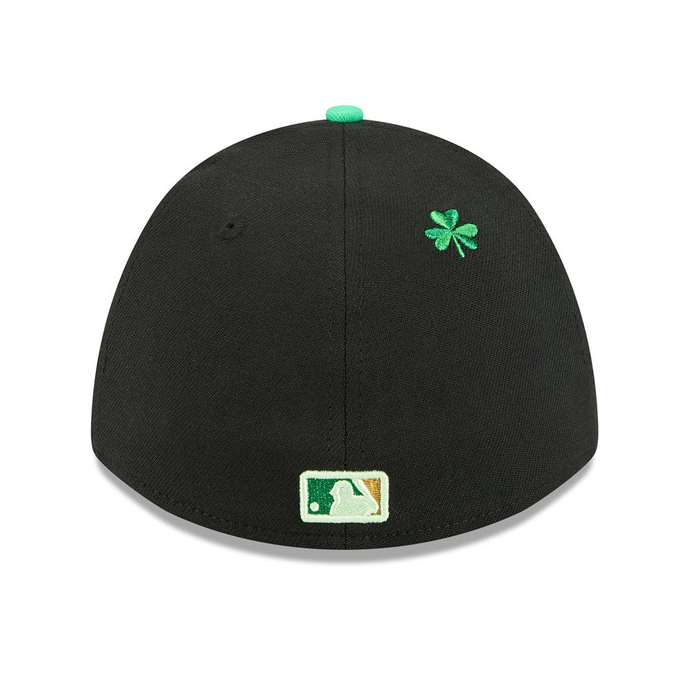 Milwaukee Brewers New Era 2026 St. Patrick's Day 39THIRTY Flex Hat - Black Hats