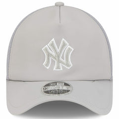 New York Yankees New Era 2026 Batting Practice Apex 9FORTY Adjustable Trucker Hat - Gray Hats