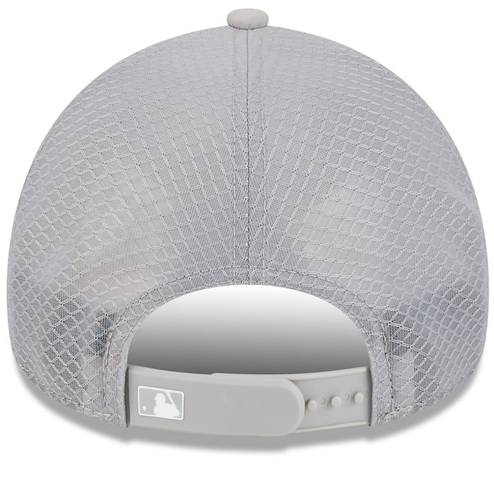 New York Yankees New Era 2026 Batting Practice Apex 9FORTY Adjustable Trucker Hat - Gray Hats