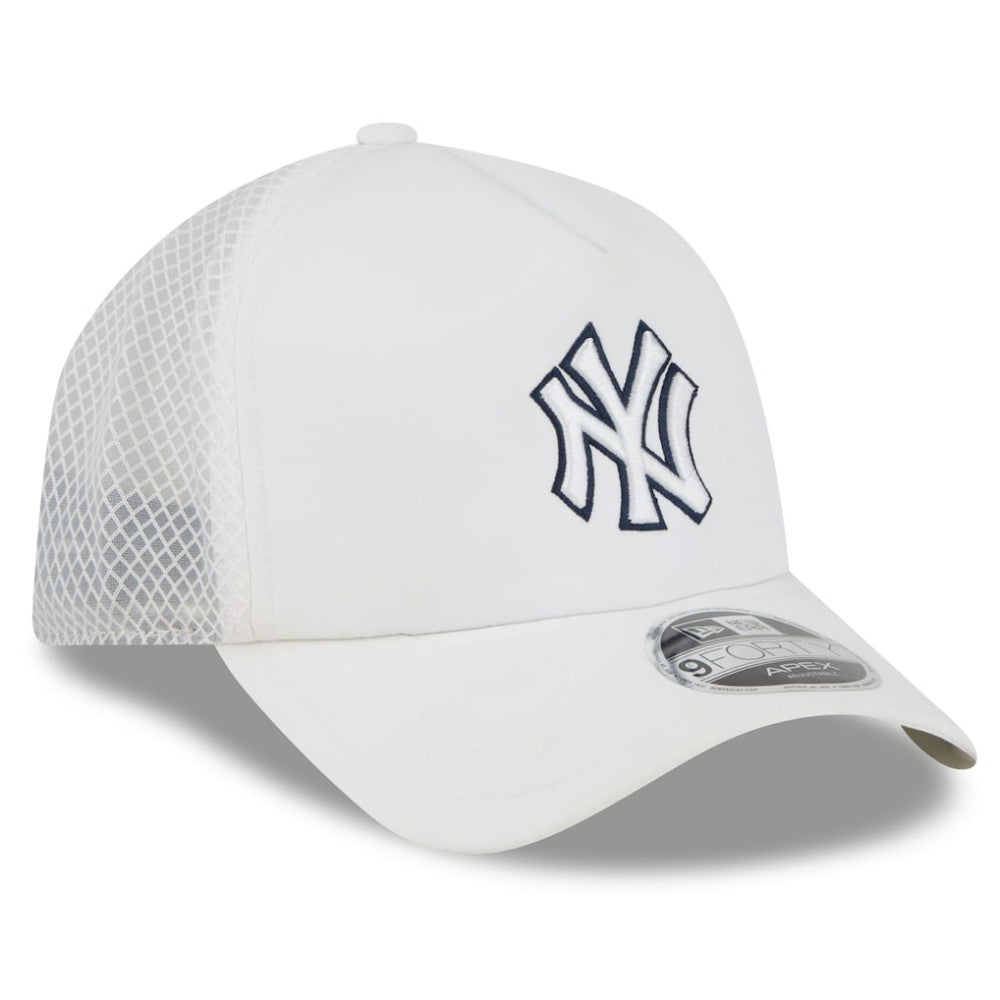 New York Yankees New Era 2026 Batting Practice Apex 9FORTY Adjustable Trucker Hat - White Hats