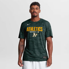 Athletics Nike Authentic Collection Velocity Dri-FIT T-Shirt - Green T-shirts