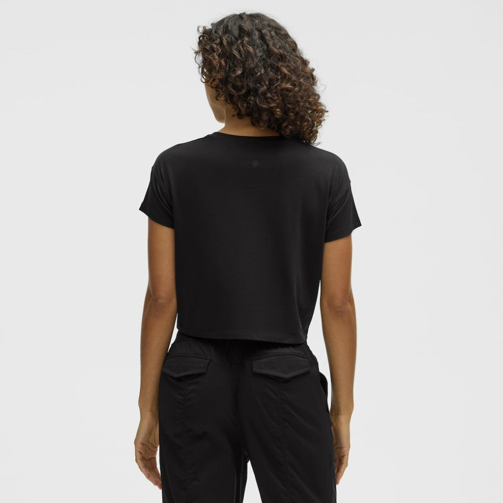 NHL Boston Bruins lululemon Women's Cates T-Shirt - Black
