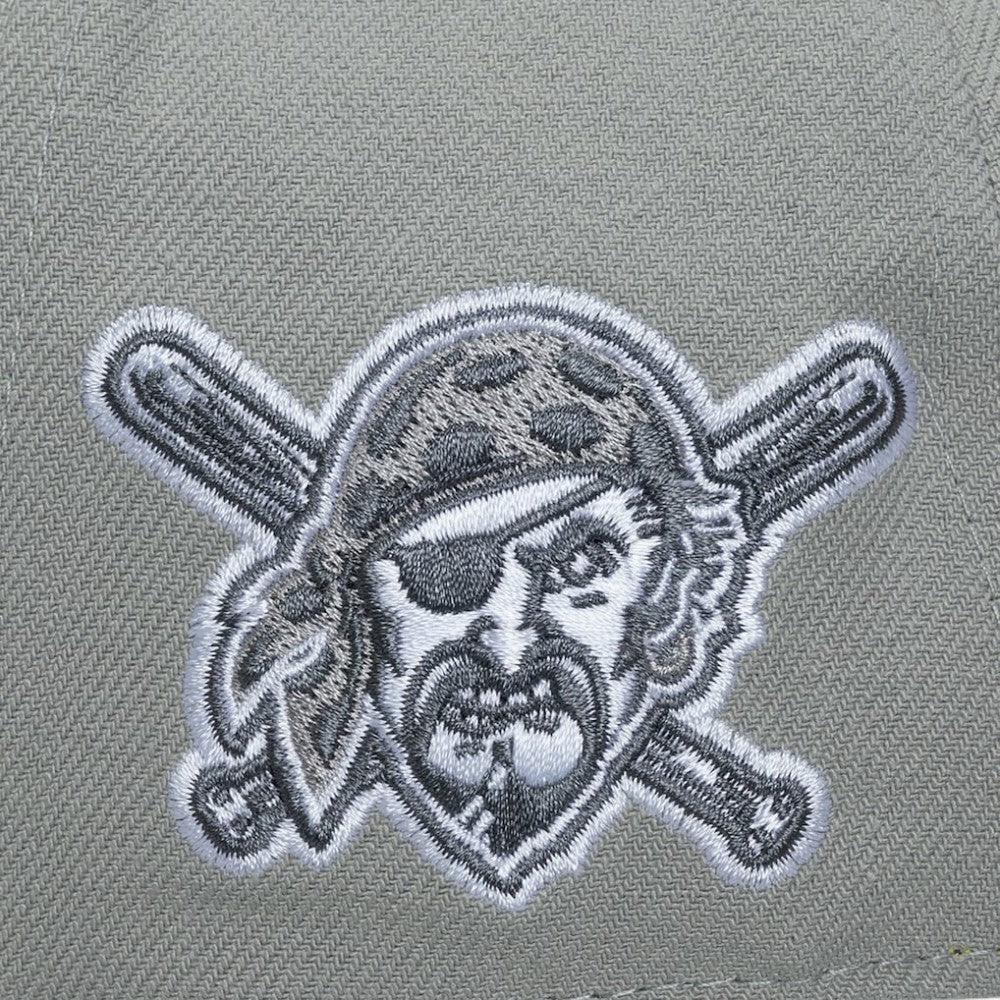 Pittsburgh Pirates Mitchell & Ness Thunderstorm Head Coach Pro-Crown Adjustable Hat - Gray Hats