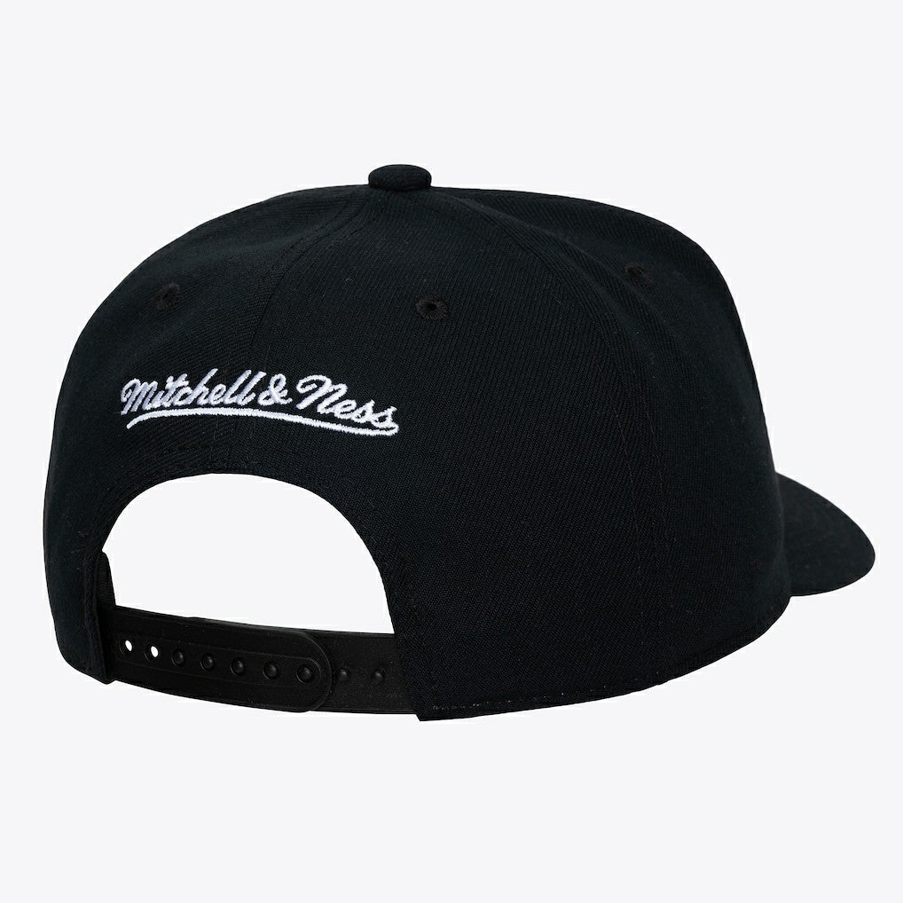 Chicago Bulls Hardwood Classics Legendary Away Pro-Pinch Adjustable Hat White