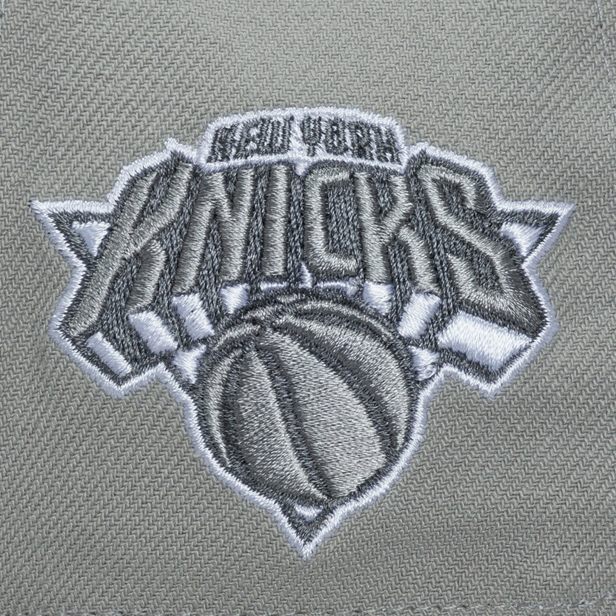 New York Knicks Thunderstorm Head Coach Pro Crown Snapback Hat Gray