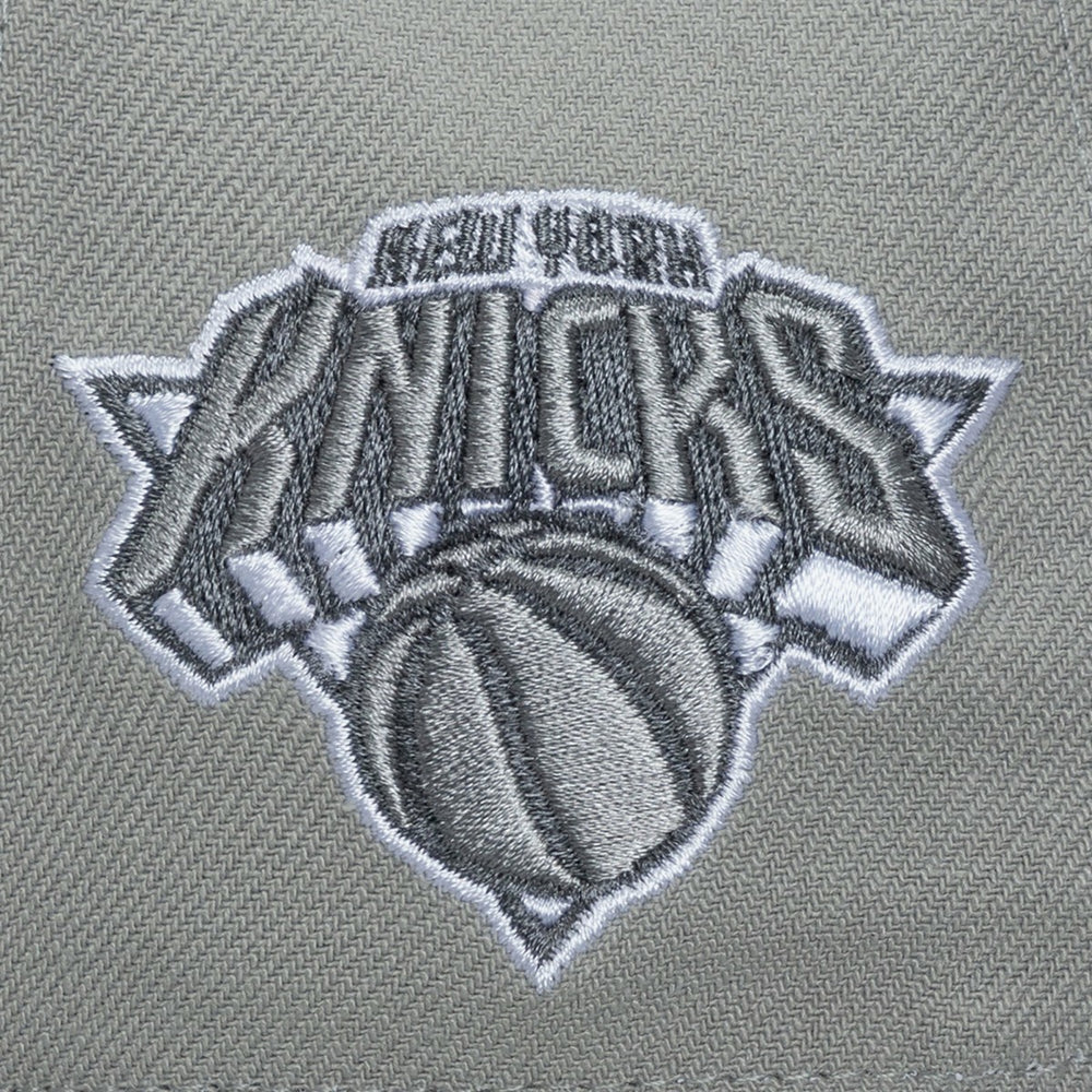 New York Knicks Thunderstorm Head Coach Pro Crown Snapback Hat Gray