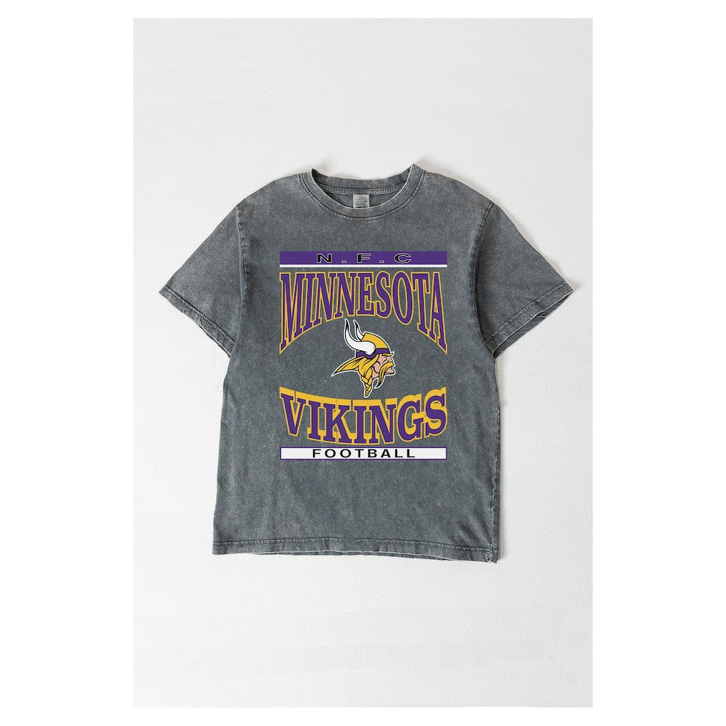 Minnesota Vikings Gameday Couture Women's Oversized Classic Grind Washed T-Shirt Gray