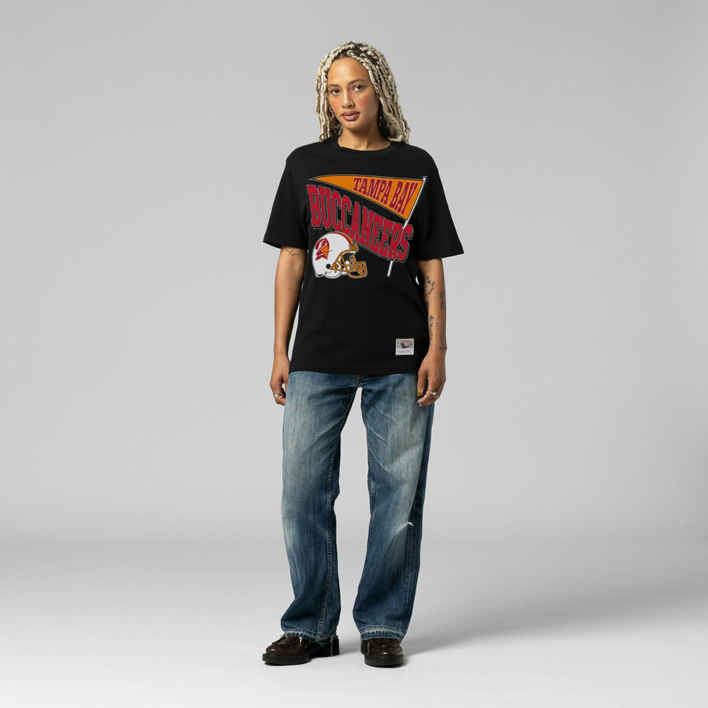 Tampa Bay Buccaneers Women's Team Dynamic Boyfriend T-Shirt Black