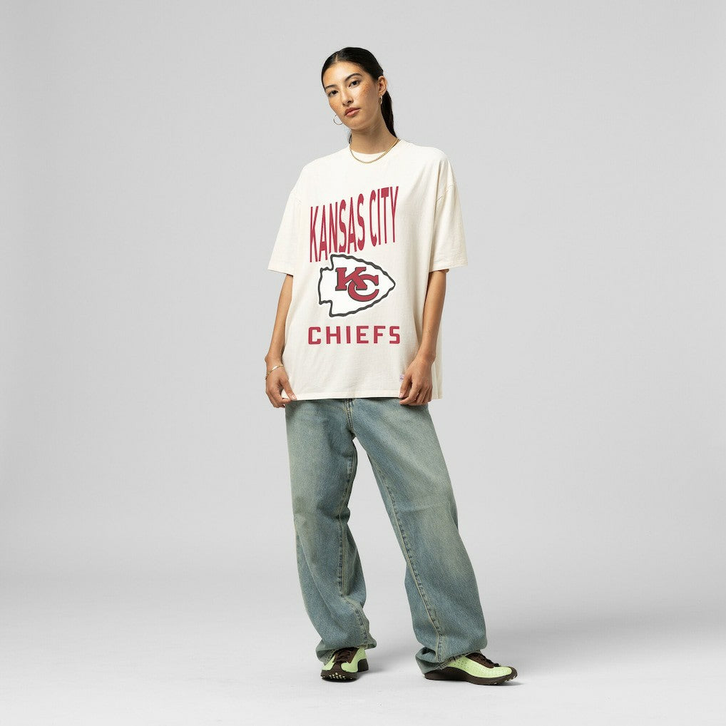 Kansas City Chiefs Women's Logo Rise Boyfriend T-Shirt Cream
