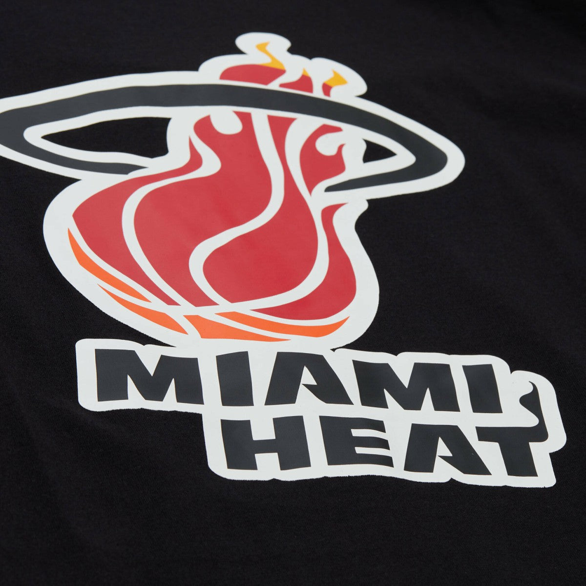 Miami Heat Unisex Playmaker Vintage Logo T-Shirt Black