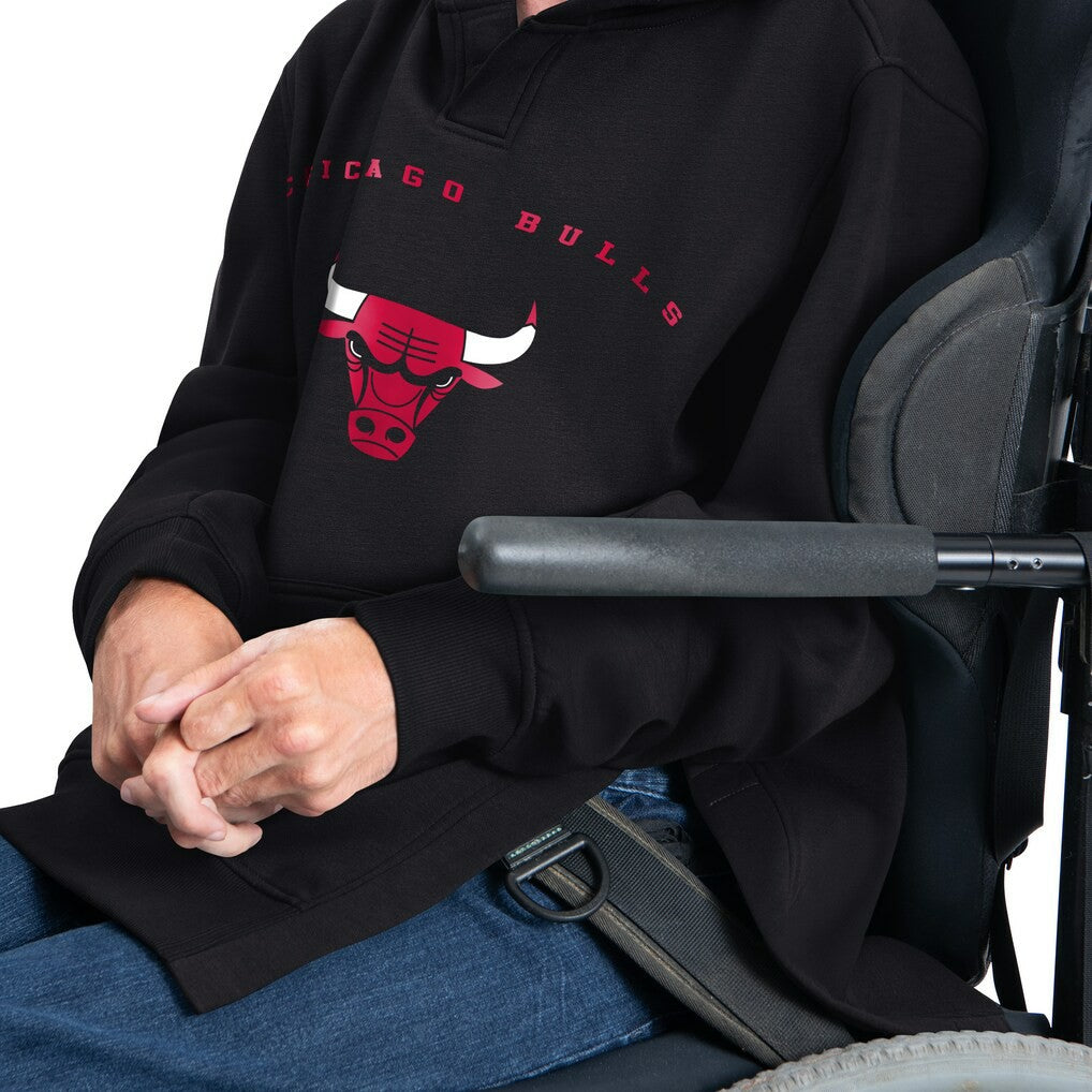 Chicago Bulls G-III Sports by Carl Banks Adaptive Team Arc Fleece Hoodie Black