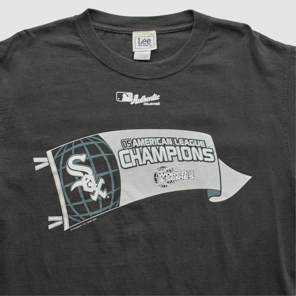 Chicago White Sox Lee Apparel 2005 T-Shirt - Black - S by Fanatics Real Vintage T-shirts