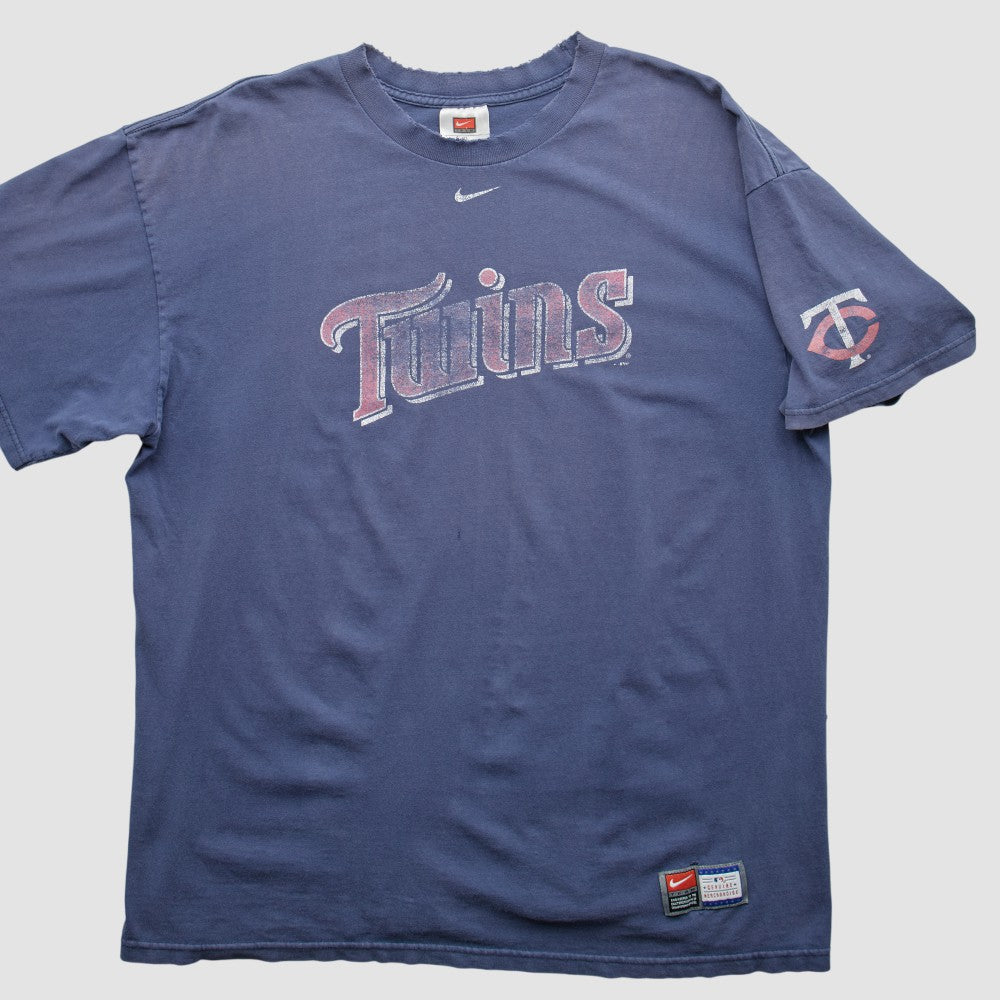 Minnesota Twins Nike 2000s T-Shirt - Navy - 2XL by Fanatics Real Vintage T-shirts