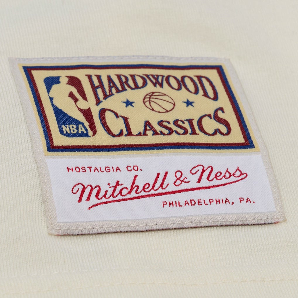 Chicago Bulls Hardwood Classics Chainstitch Premium T-Shirt Cream