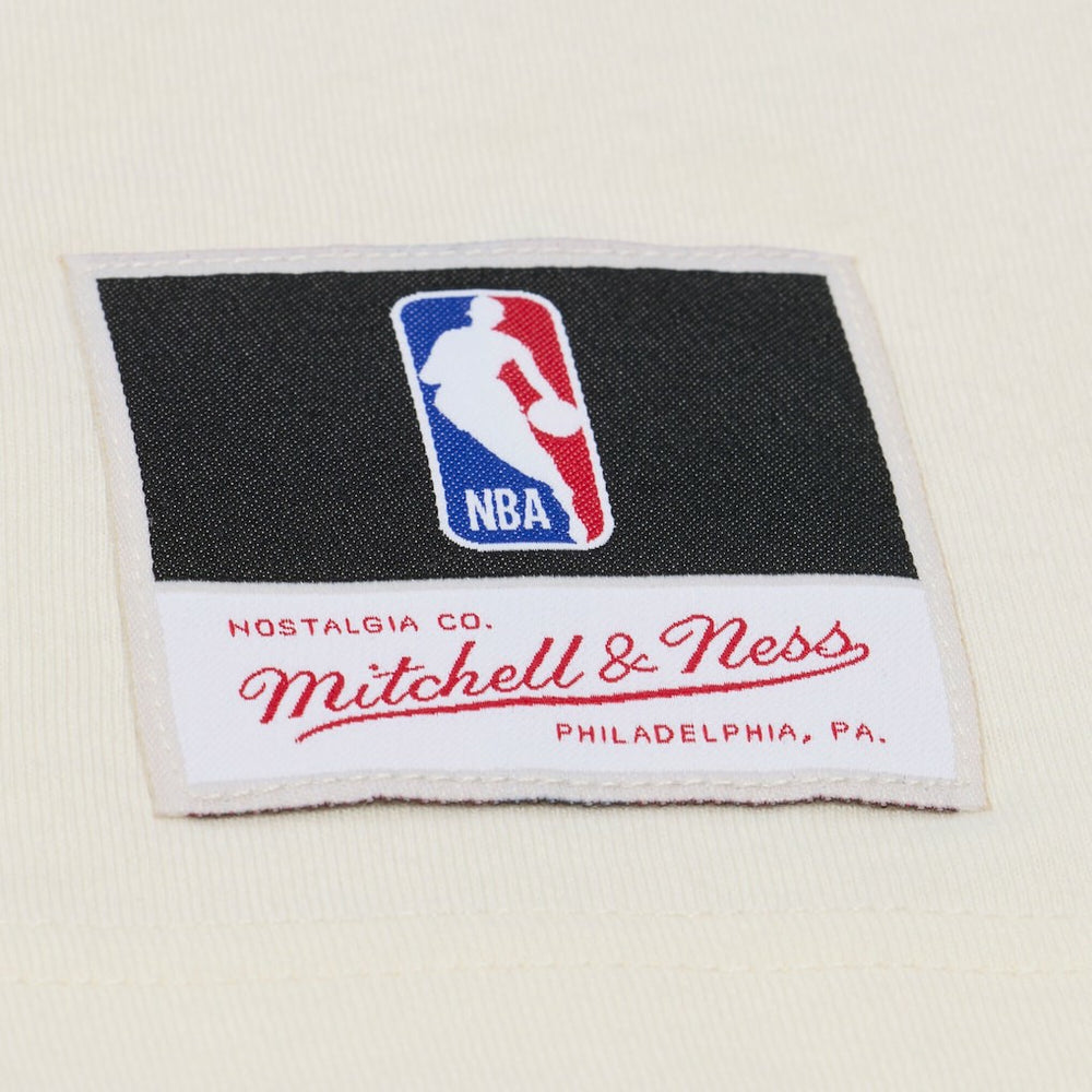 New York Knicks Hardwood Classics Chainstitch Premium T-Shirt Cream