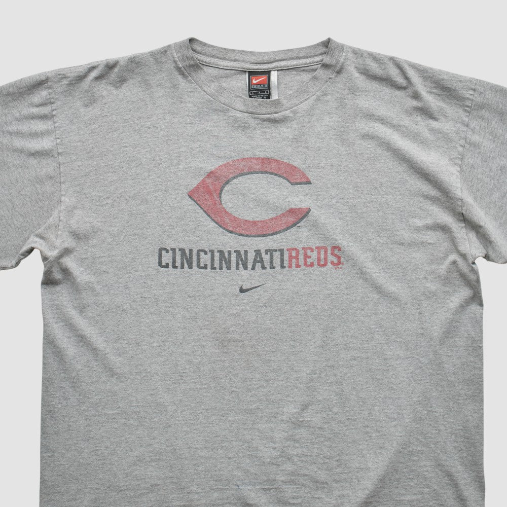Cincinnati Reds Nike 2000s T-shirt - Heather Gray - S by Fanatics Real Vintage T-shirts